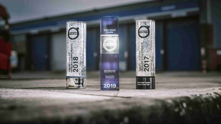 Thomas Hardie Commercials win Dealer of the Year Award