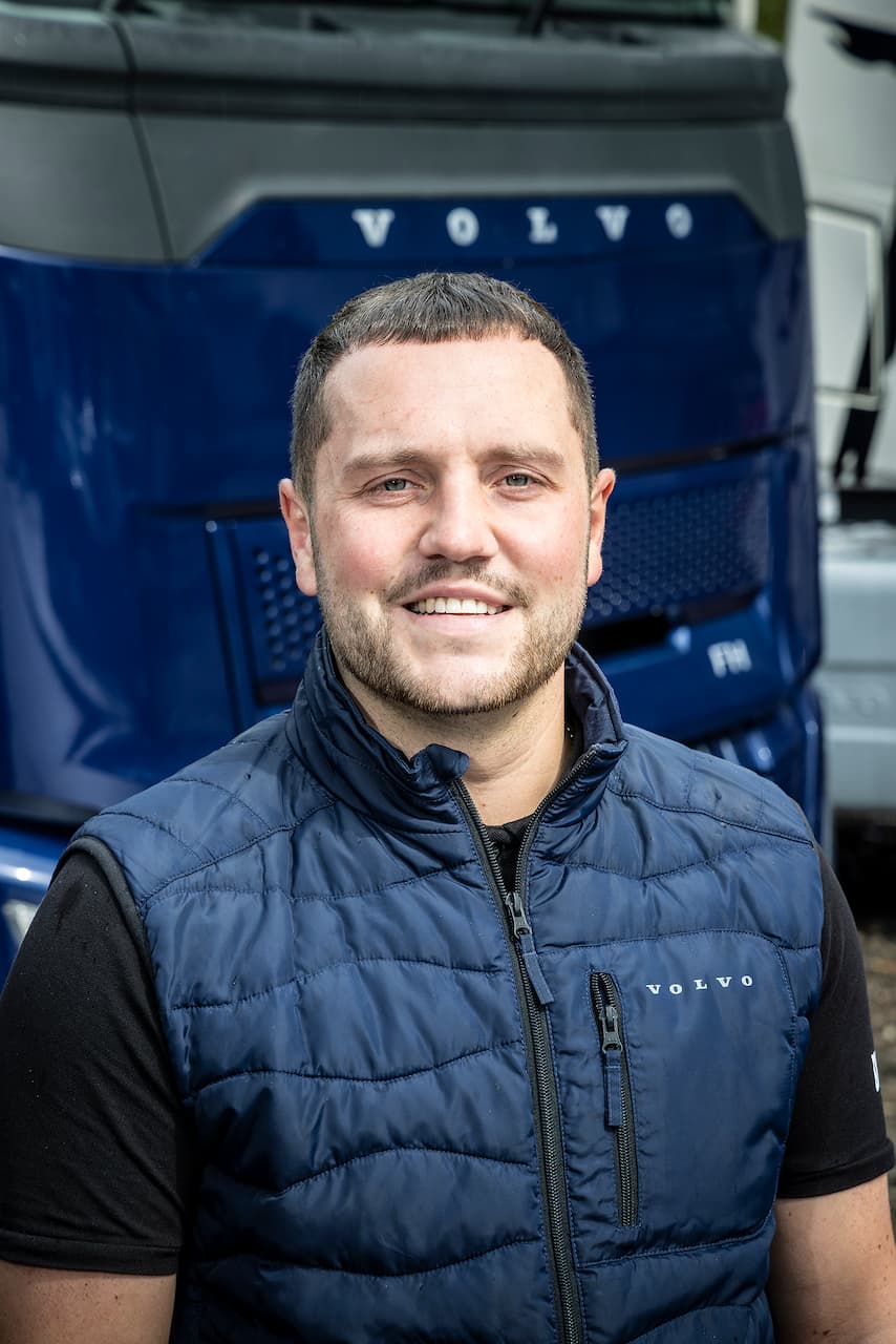 Cge25139 A5 512 - Crossroads Truck & Bus Limited