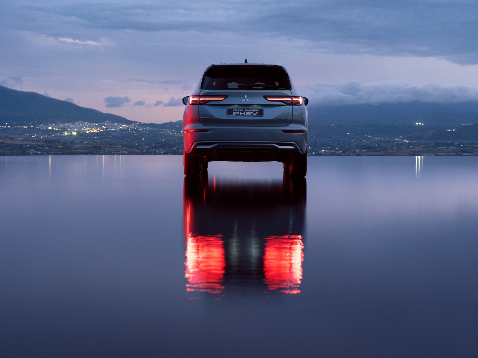 25my Outlander Phev Instyle Hero 1car Static Rear 1600w - A.F. Noble & Son