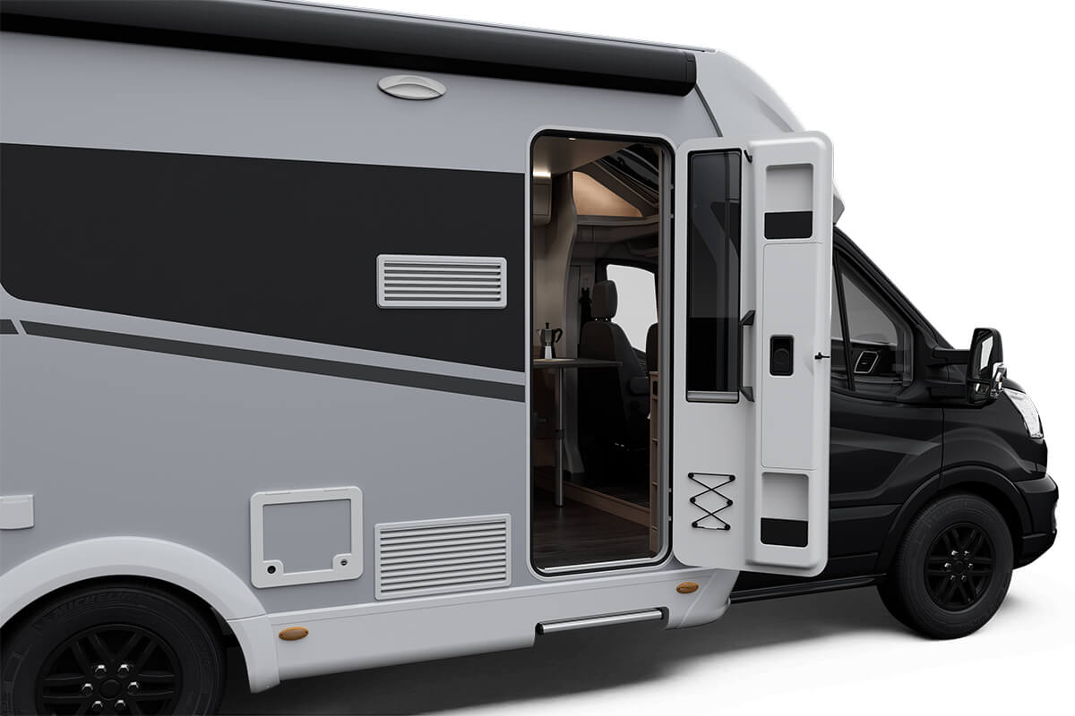 Sl T670s Ext Ford Bj24 Adv Adv Black Adventure Ext Cam9 Eingangsbereich - Cara Motorhomes