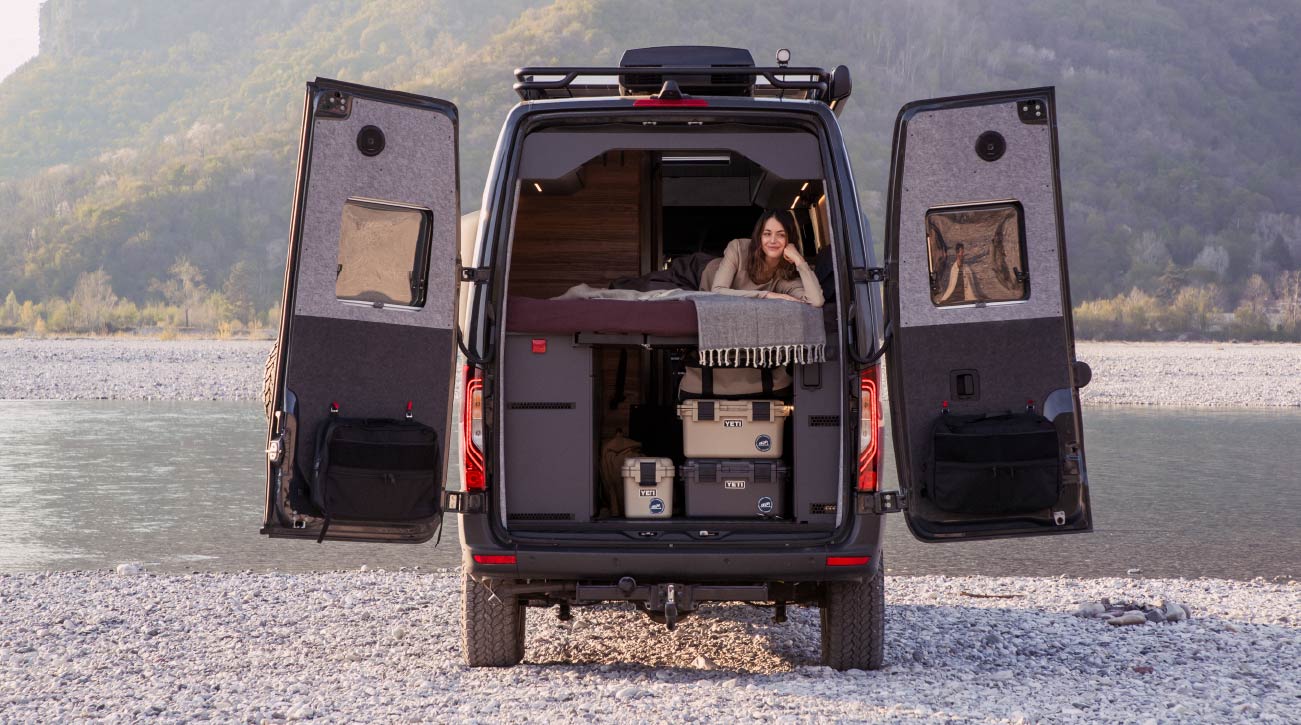 Super Twin Features - Geoff Cox