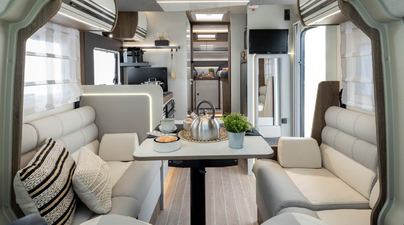 T Line Featuresroller Team - Geoff Cox