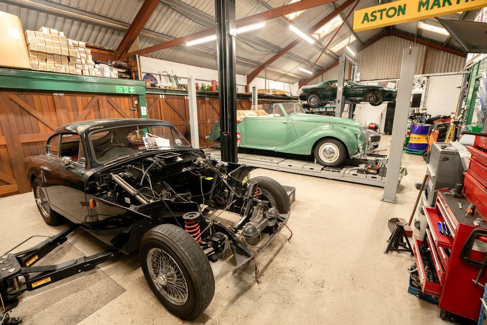 Aston Martin Service Dorset 9 Large (1) - Aston Service Dorset Ltd