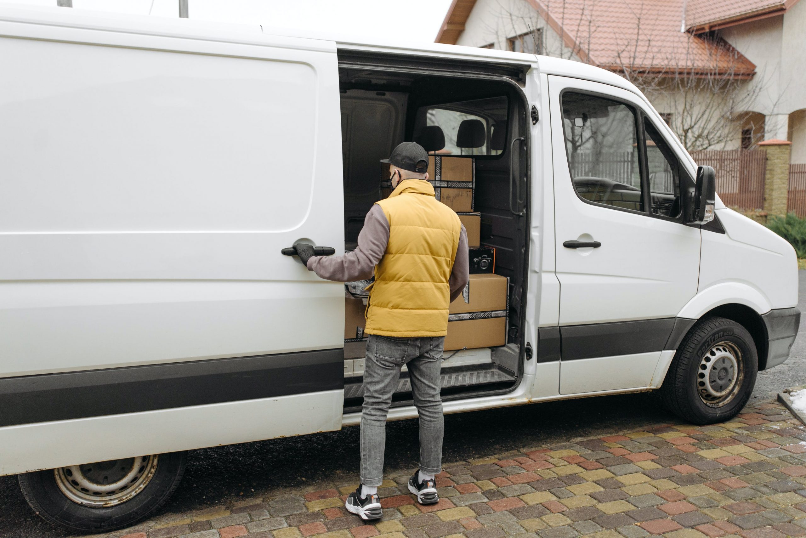 Best Vans for Couriers in 2025: Save Fuel, Maximise Space