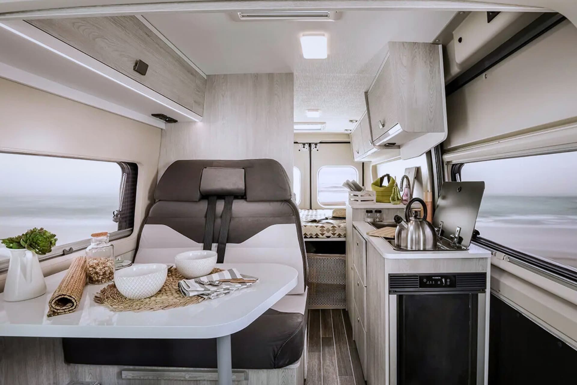 Livingstone 2 Primary Image 2 (1) - Tottington Motor Company