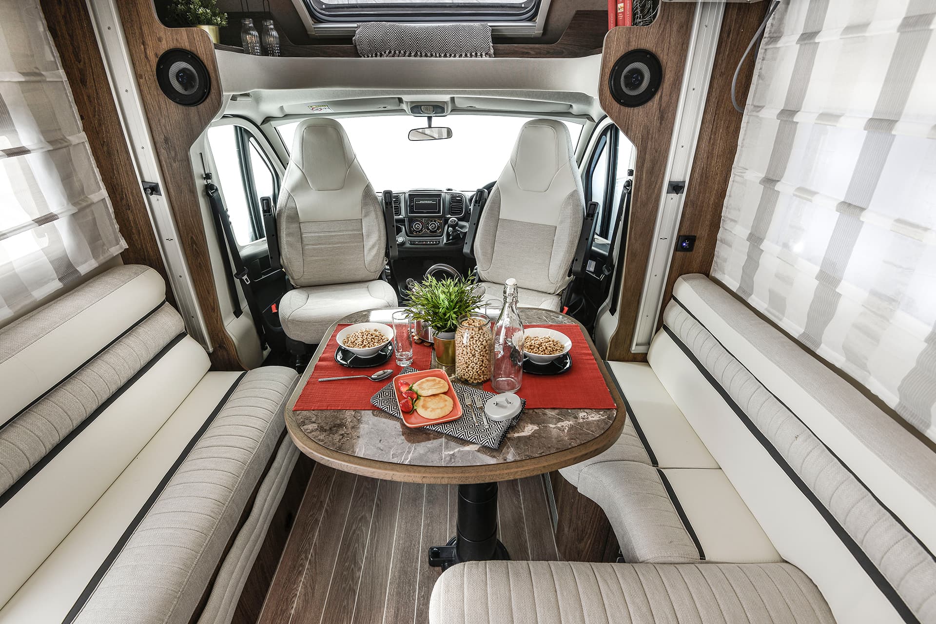 T Line 590 Main Interior 2 (1) - Tottington Motor Company