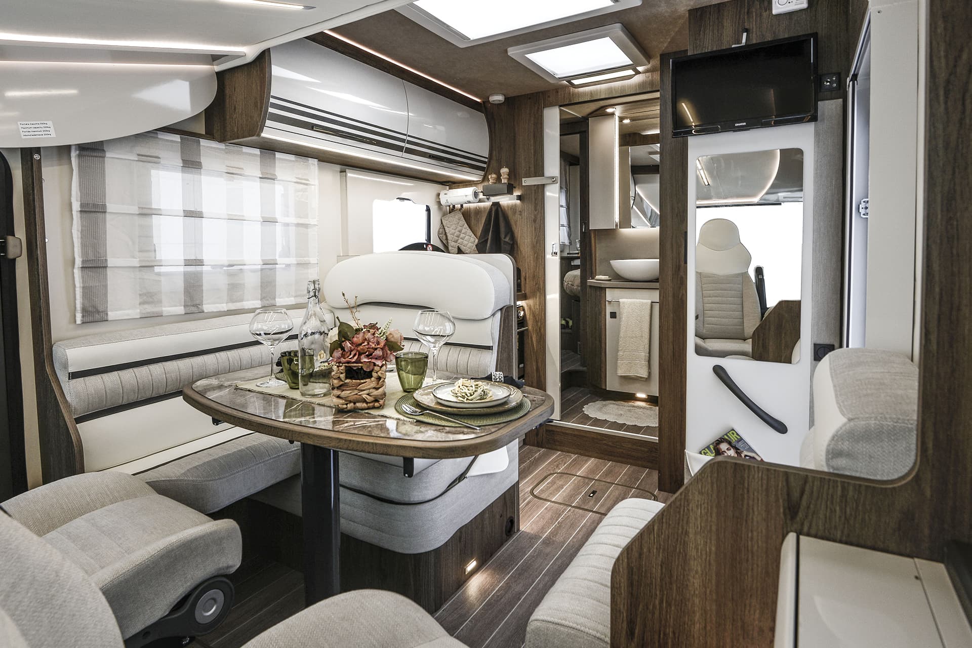 Pegaso 740 Main Interior 1 (1) - Tottington Motor Company