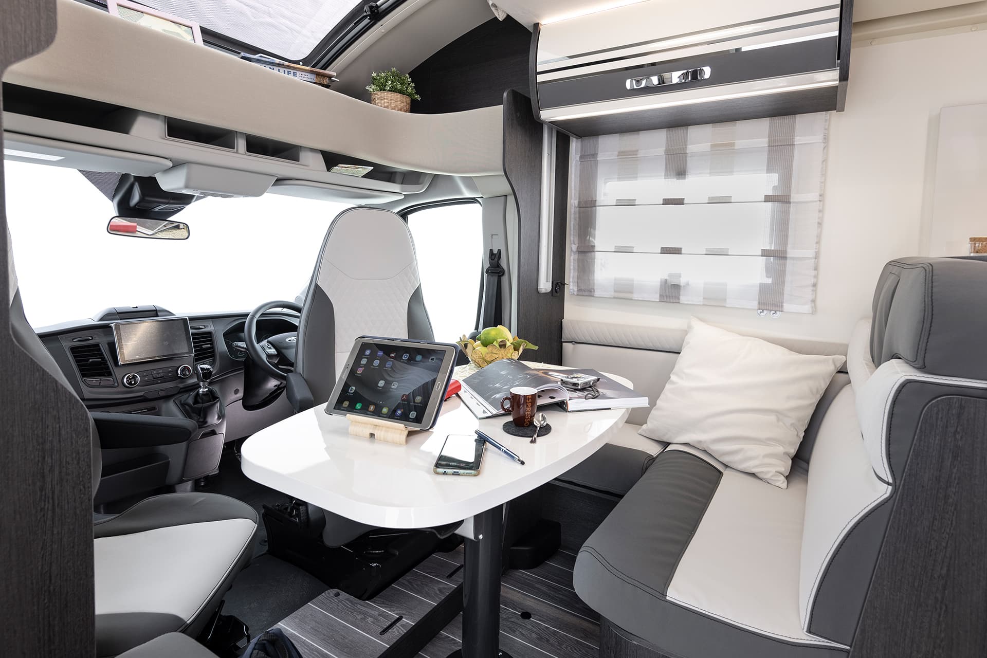 Zefiro 665 Main Interior 2 (1) - Tottington Motor Company