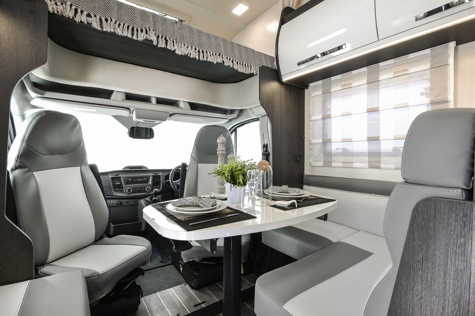 Zefiro Sport Main Interior 2 (1) - Tottington Motor Company