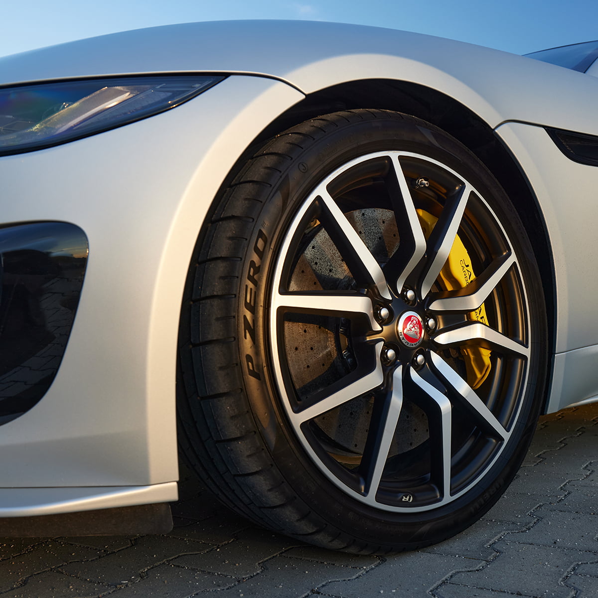 Fisher Performanve Jaguar Servicing Body Image 2 (1) - Fisher Performance Cars