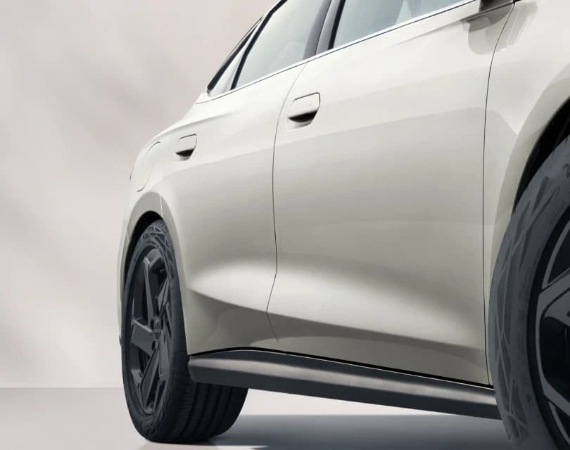 Double waistlines for a dynamic look