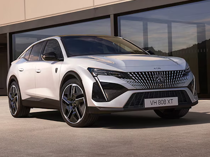 DISCOVER THE PEUGEOT 408 PLUG -IN HYBRID, UNEXPECTED FROM EVERY ANGLE