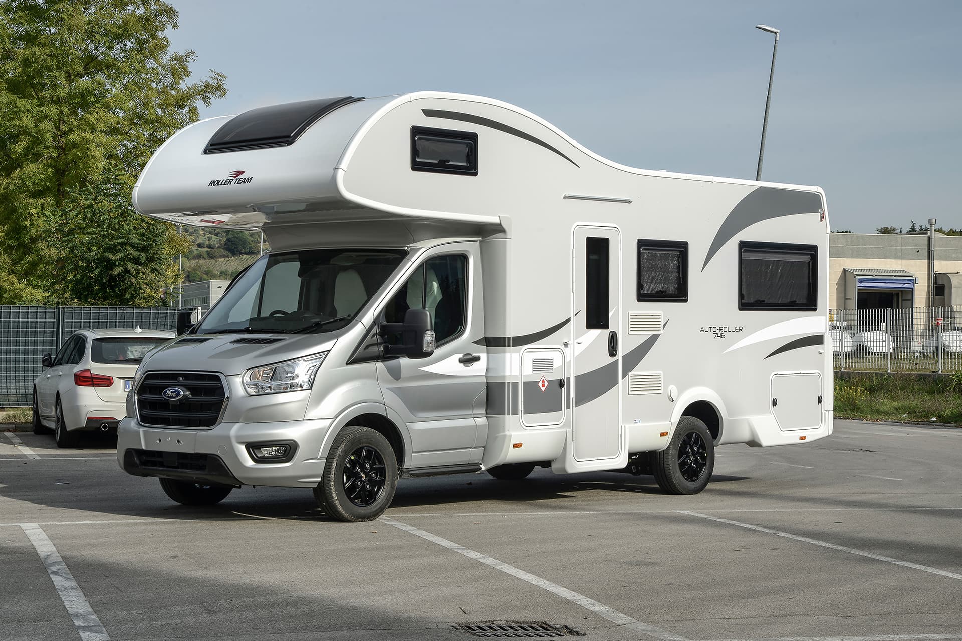 Auto Roller 746 External (1) - Solent Motor Homes Ltd