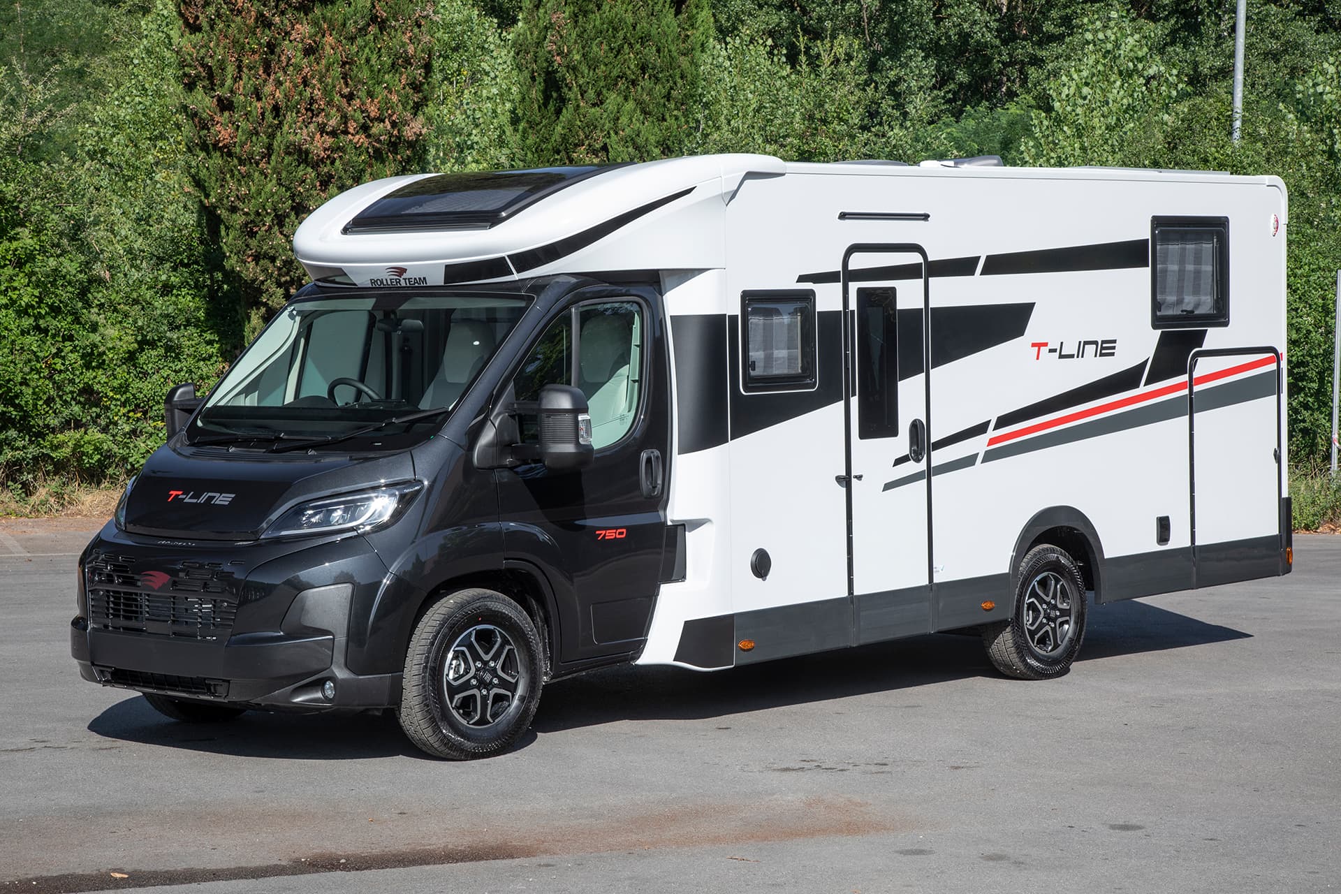 T Line 750 External (1) - Solent Motor Homes Ltd