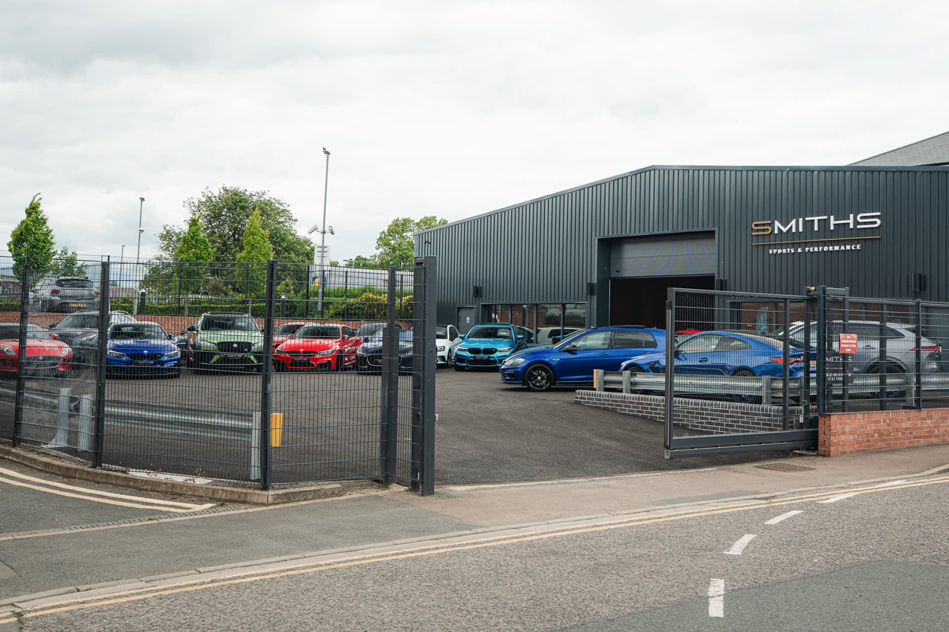 Contact Us Page 1 - Smiths Sports & Performance