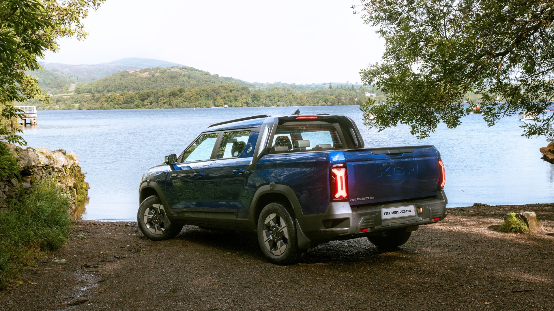 21651 Mussoev Website Wide Width Rear3quatrers Rt - Lamb and Gardiner Ltd