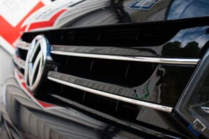 Imgi 119 Pianoblackgrille - Leighton Vans Limited