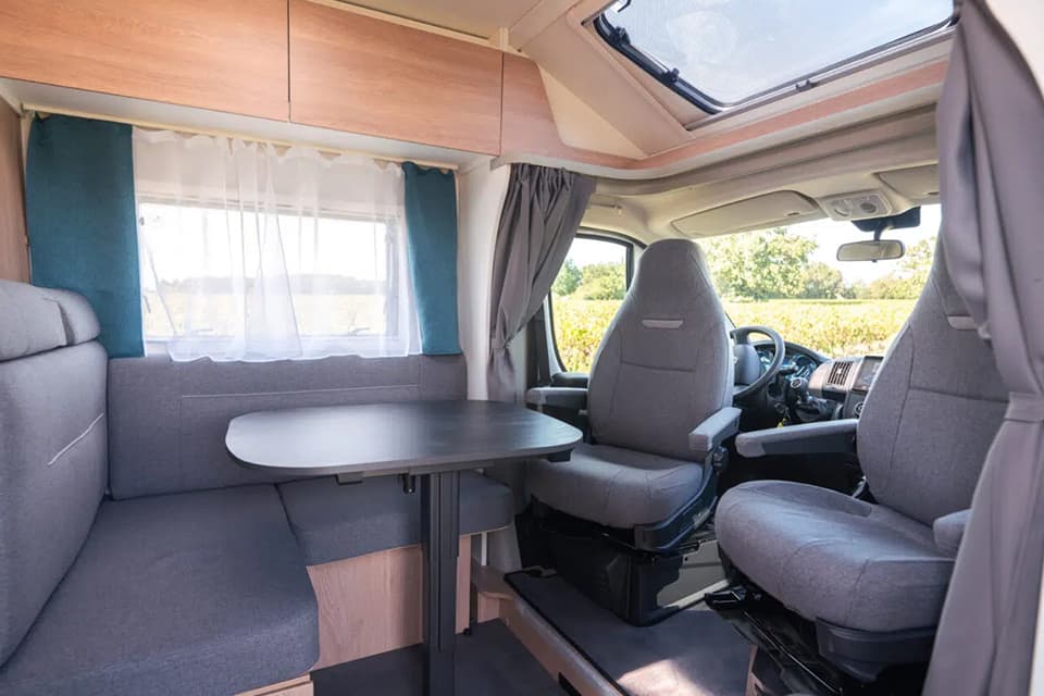 Motorhome 70q Interior Image (1) - River Motorhomes