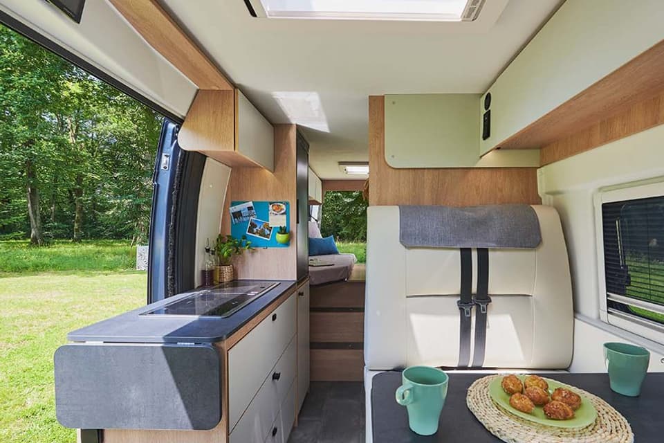 Van 63t Interior Image (1) - River Motorhomes