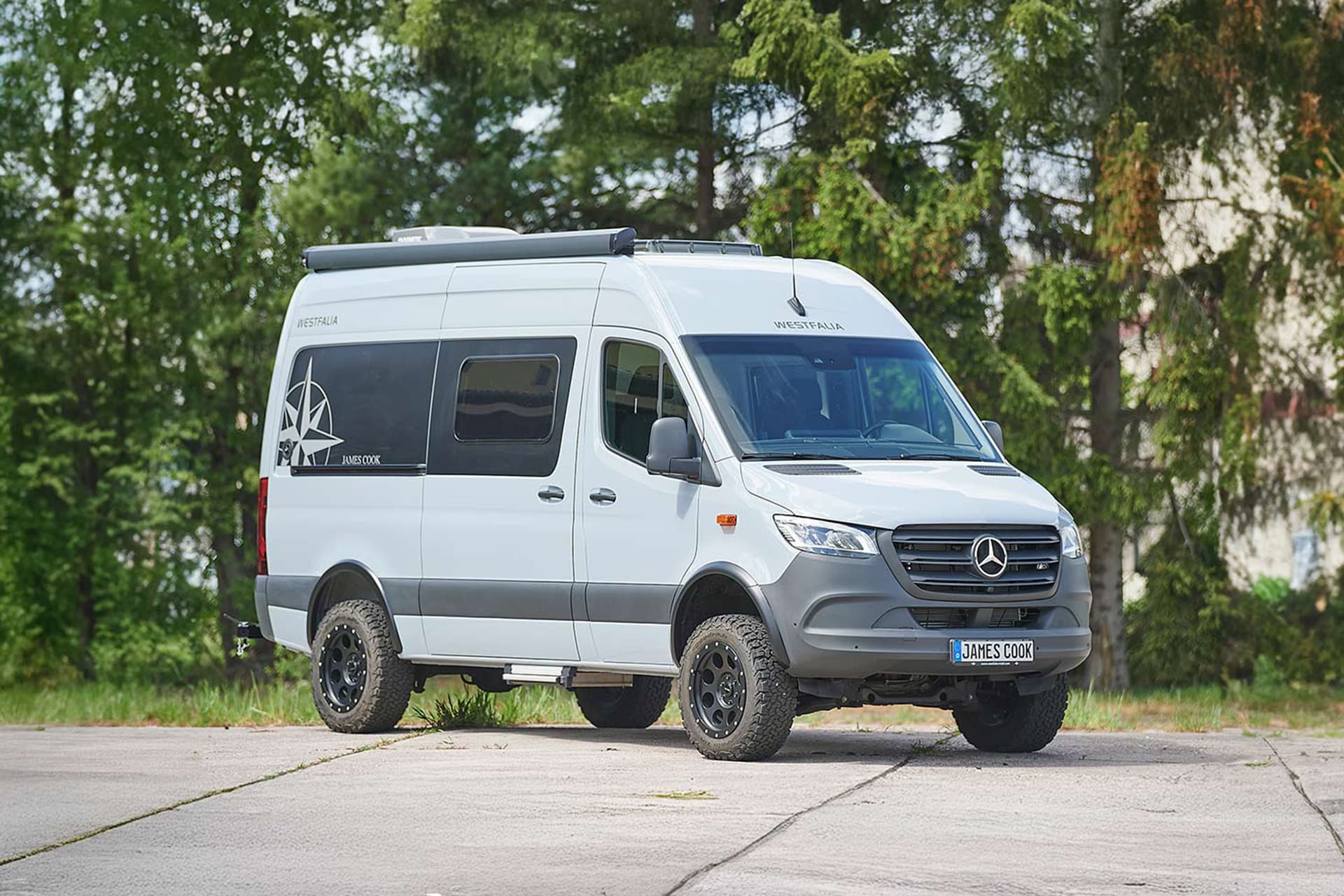 Westfalia James Cook 600 E Hero Image (1) - River Motorhomes