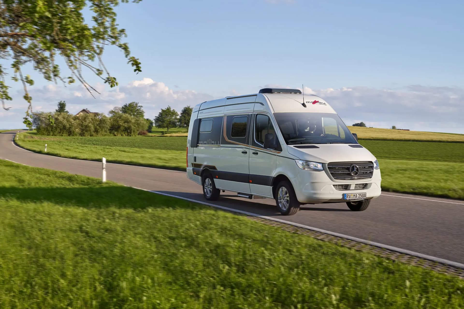 Malibu Genius Hero Image (1) - River Motorhomes