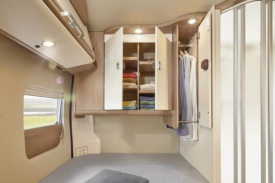 Compact Gallery 4 (1) - River Motorhomes