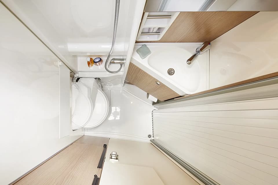 First Class Two Rooms Gallery 7 (1) - River Motorhomes