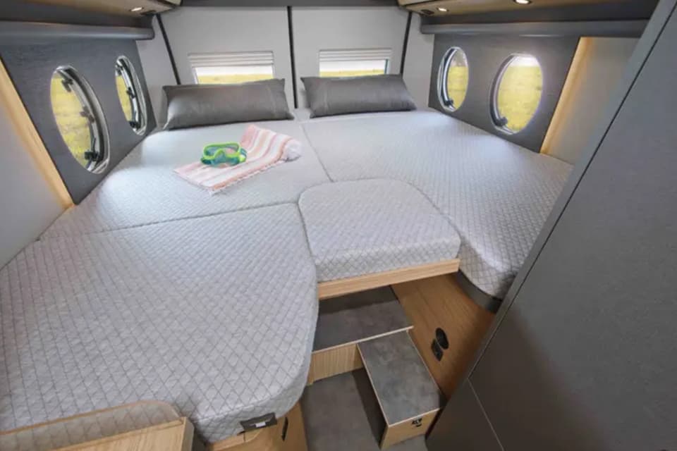 First Class Two Rooms Gallery 1 (1) - River Motorhomes