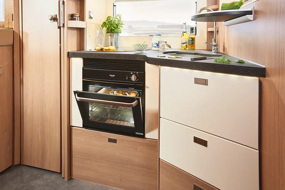 A Class Edition Plus Gallery 1 (1) - River Motorhomes