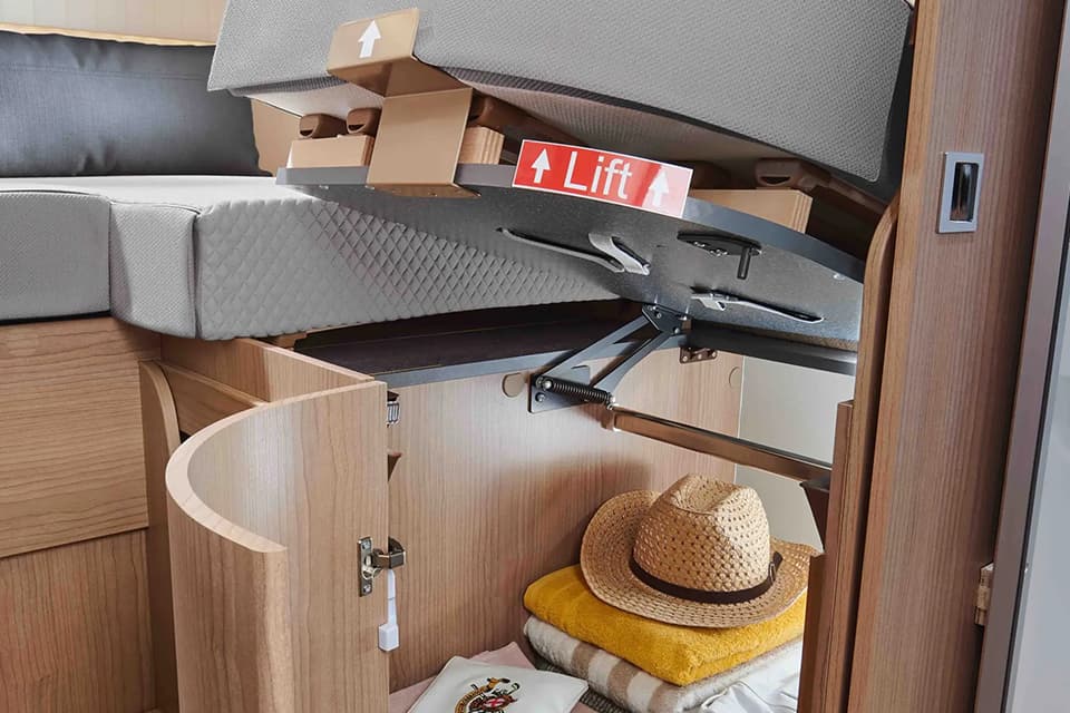 Coachbuilt Gallery 9 (1) - River Motorhomes