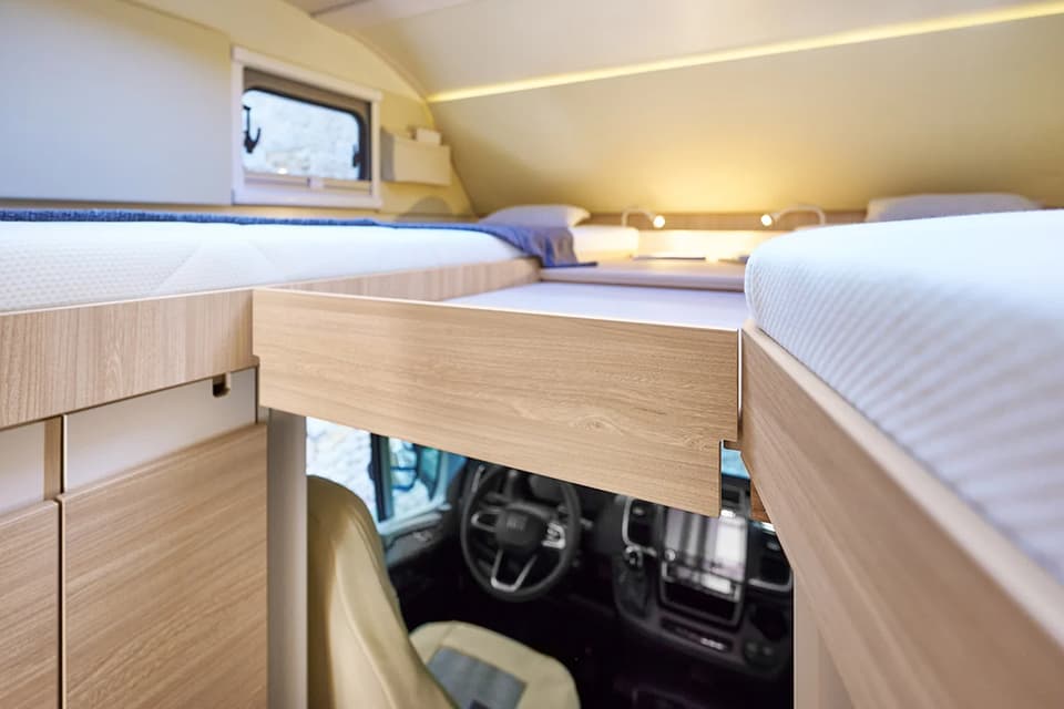 Ura Mobil Alcove Activa One Gallery 6 (1) - River Motorhomes