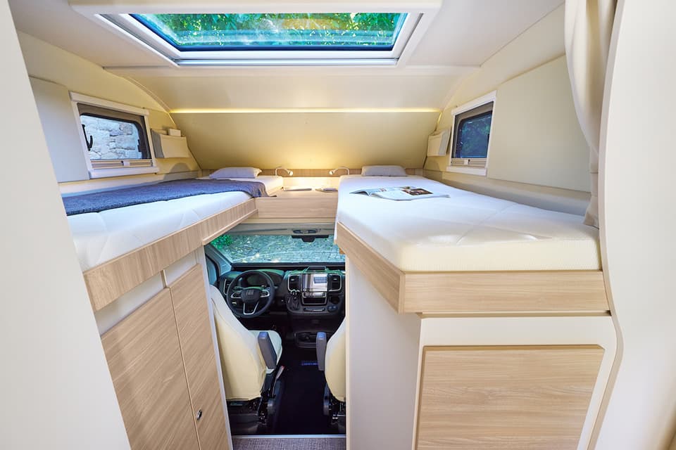 Ura Mobil Alcove Activa One Gallery 3 (1) - River Motorhomes