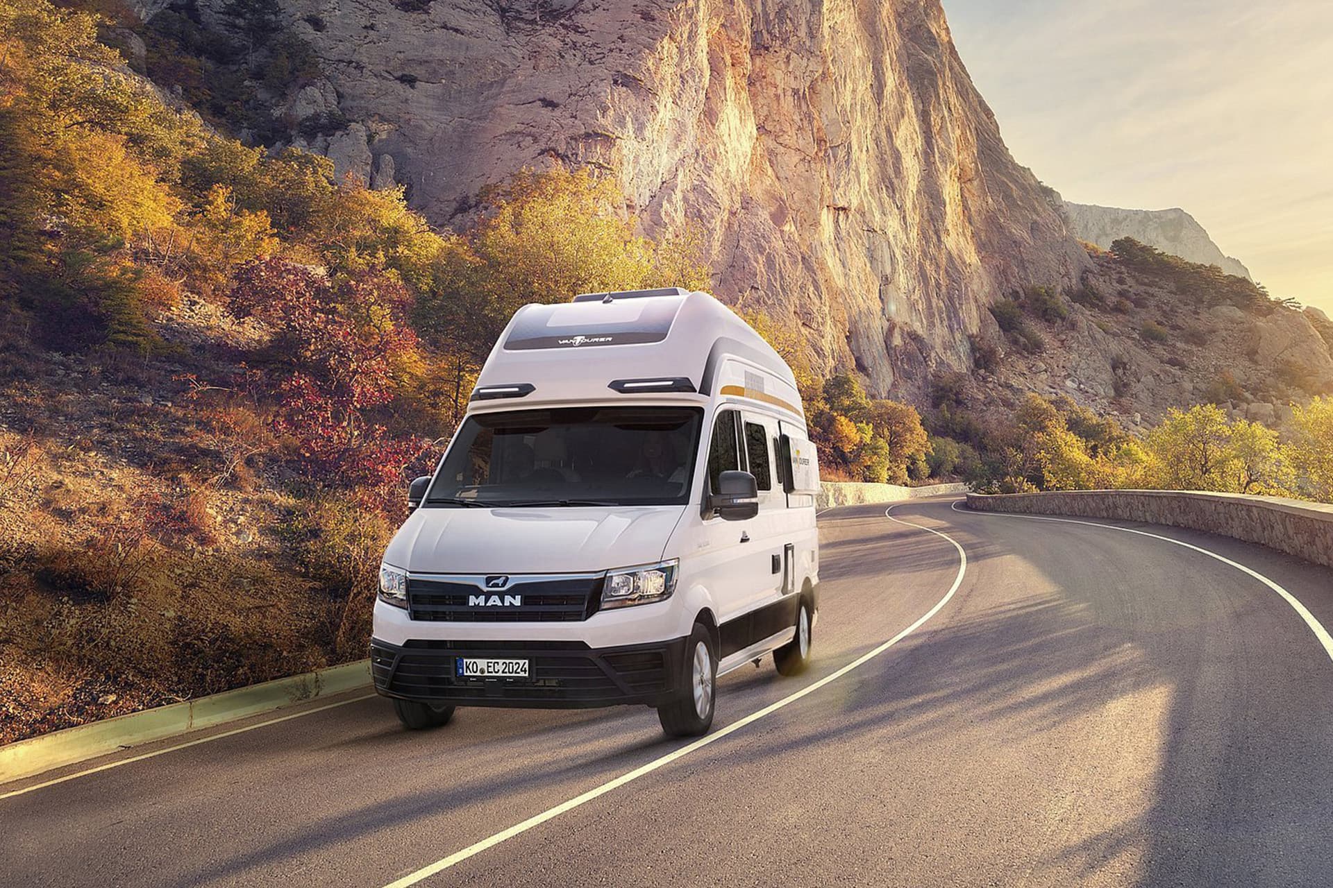 Vantourer Man 600 D Image 1 - Select Motorhomes Ltd