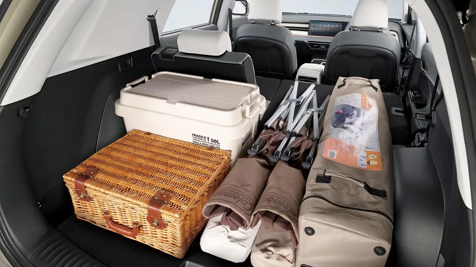 Kgm Torres Hybrid Design Interiorspace - Station Garage Motor Group