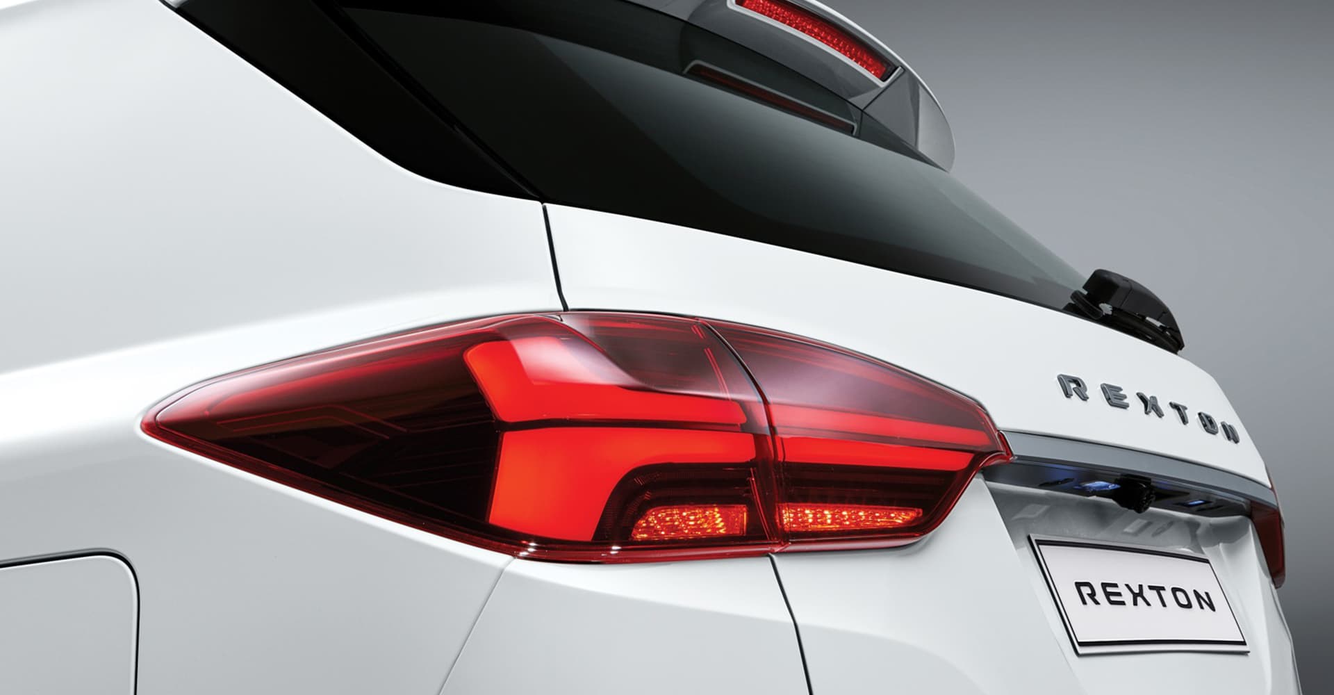 Rexton Design 3 (1) - Station Garage Motor Group