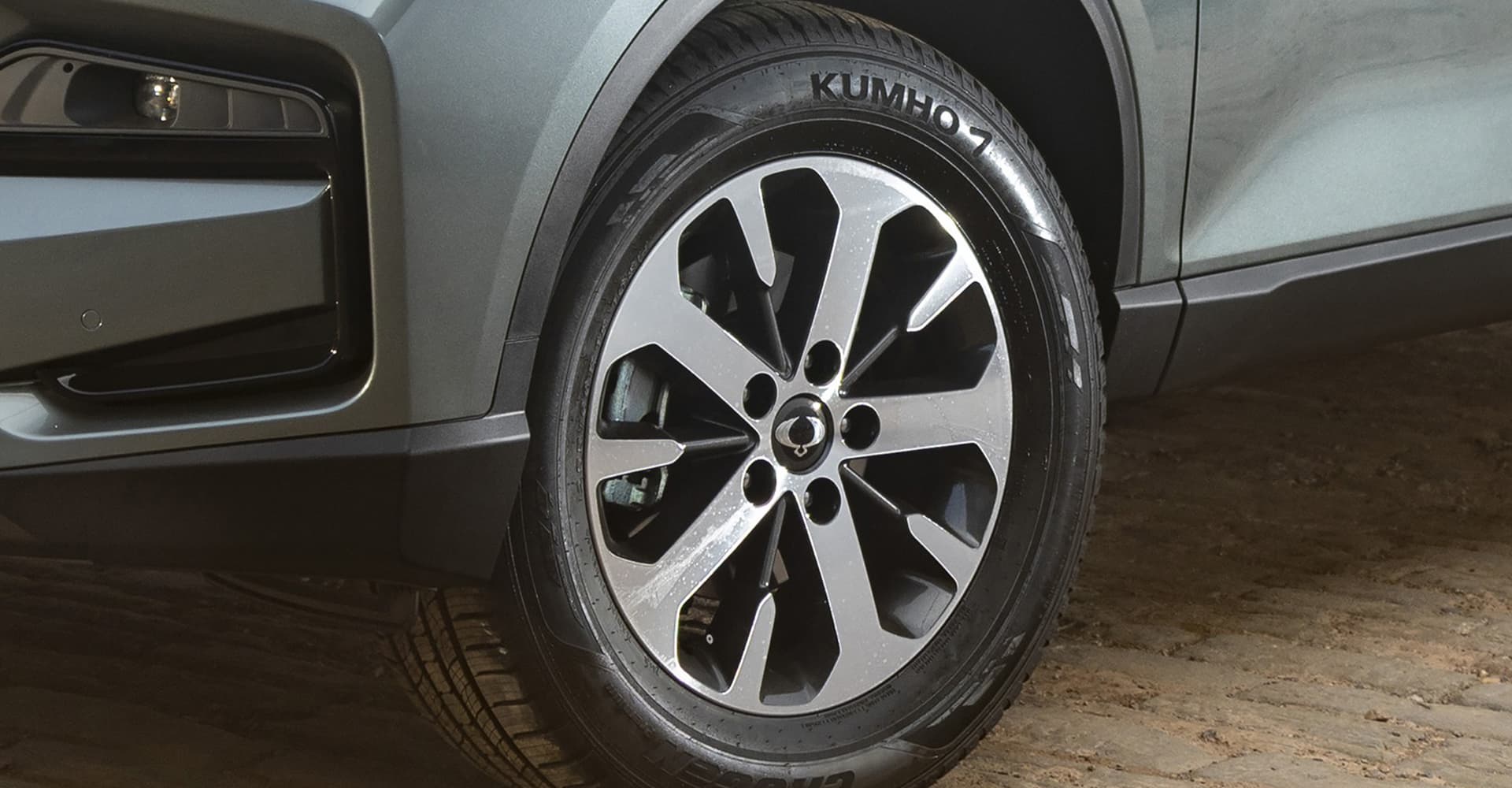 Rexton Design 6 (1) - Station Garage Motor Group