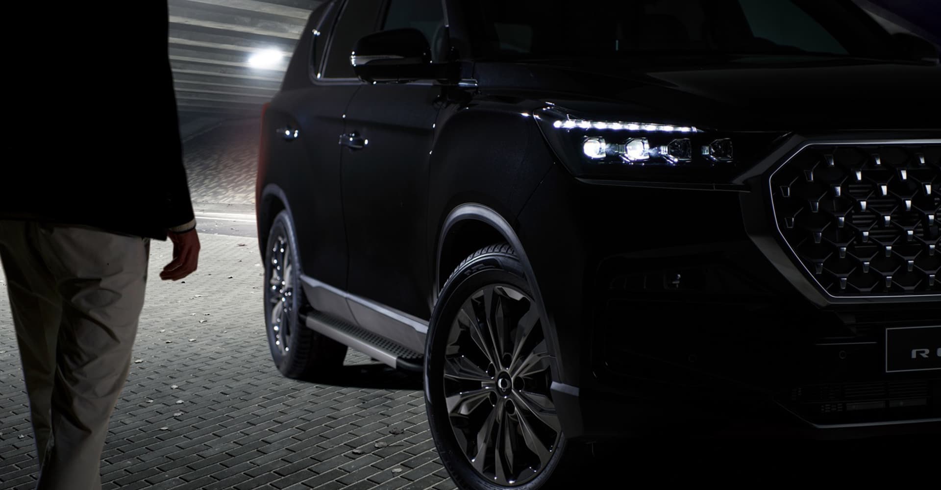 Rexton Design 10 (1) - Station Garage Motor Group