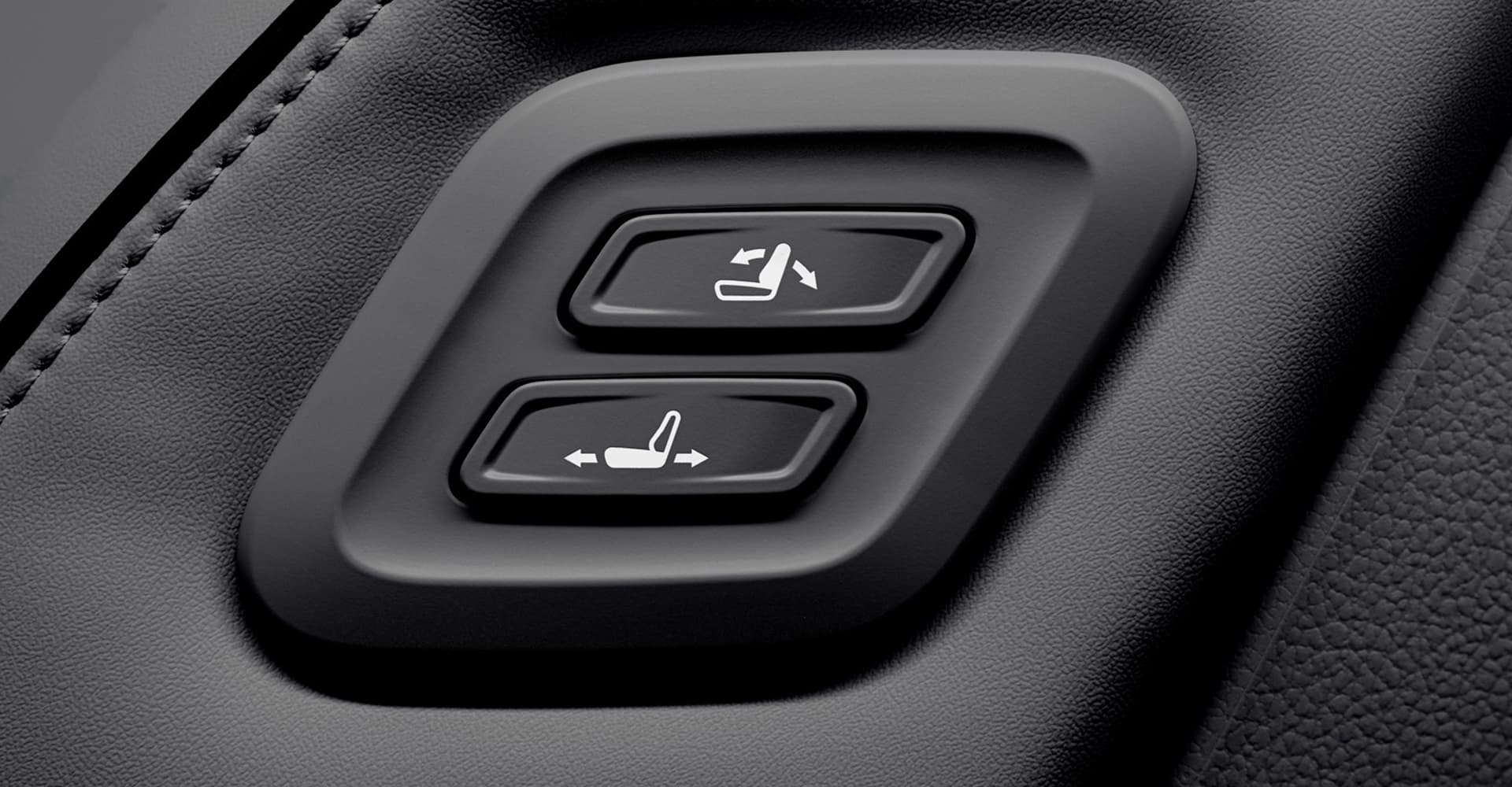 Rexton Design 14 (1) - Station Garage Motor Group