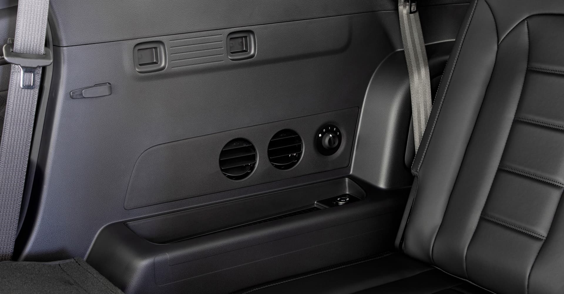 Rexton Space 4 (1) - Station Garage Motor Group